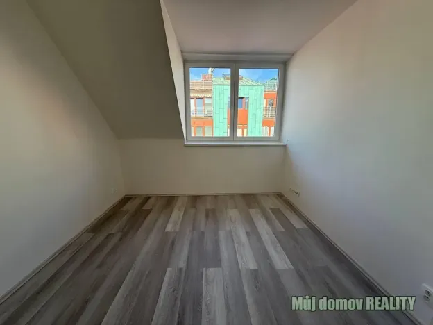 Pronájem bytu 1+1, Praha - Libeň, Vacínova, 31 m2