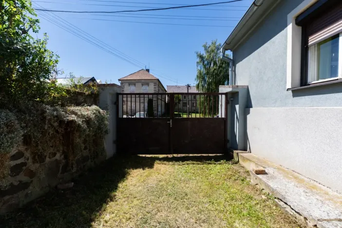 Prodej rodinného domu, Měrunice - Žichov, 140 m2
