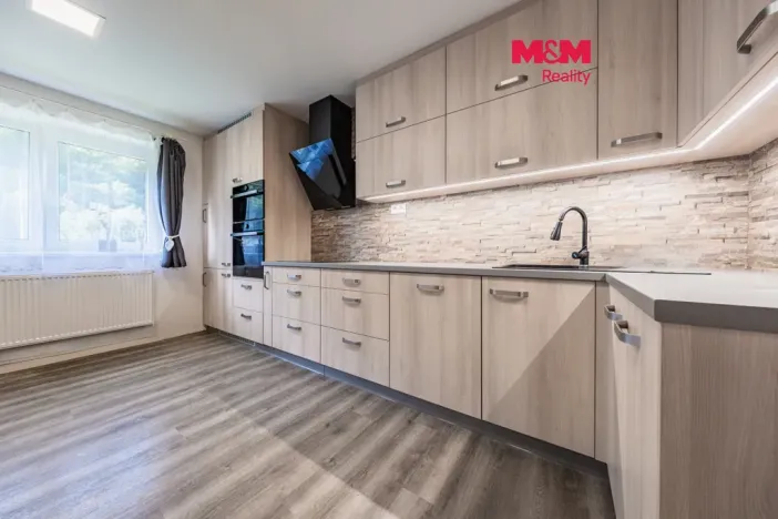 Prodej rodinného domu, Měchenice, V Luhu, 131 m2