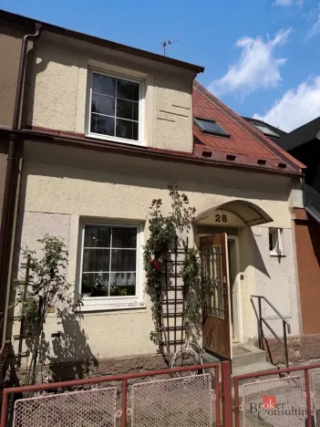 Prodej bytu 3+1, Bruntál, Pod Lipami, 92 m2