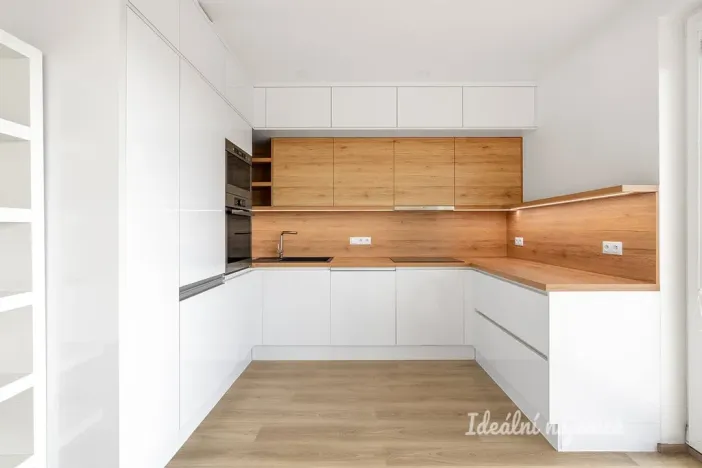 Pronájem bytu 3+kk, Praha - Letňany, Hlučkova, 79 m2
