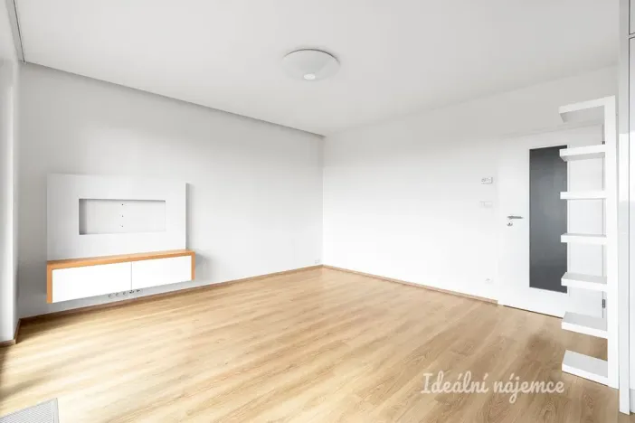 Pronájem bytu 3+kk, Praha - Letňany, Hlučkova, 79 m2