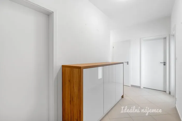 Pronájem bytu 3+kk, Praha - Letňany, Hlučkova, 79 m2
