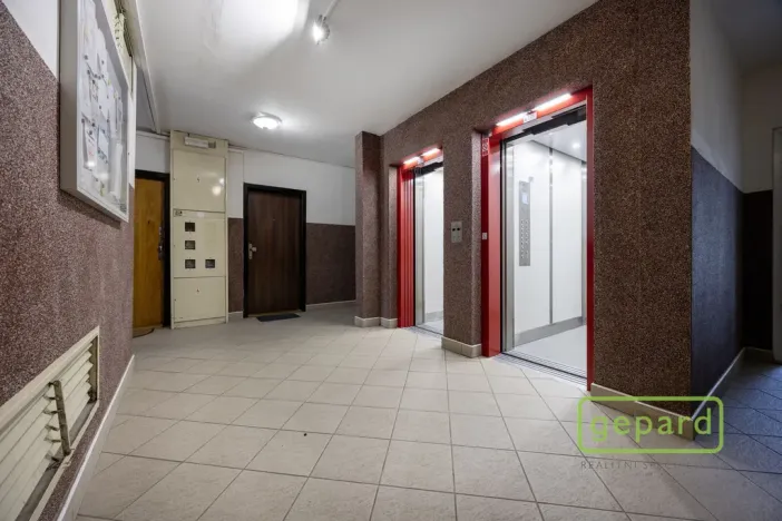 Prodej bytu 2+kk, Praha - Komořany, Za sídlištěm, 47 m2