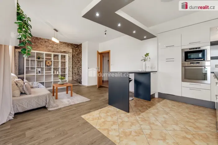 Prodej bytu 2+kk, Praha - Horní Měcholupy, Padovská, 65 m2