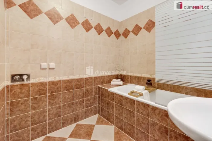 Prodej bytu 2+kk, Praha - Horní Měcholupy, Padovská, 65 m2