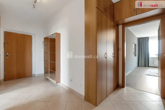 Prodej bytu 2+kk, Praha - Horní Měcholupy, Padovská, 65 m2
