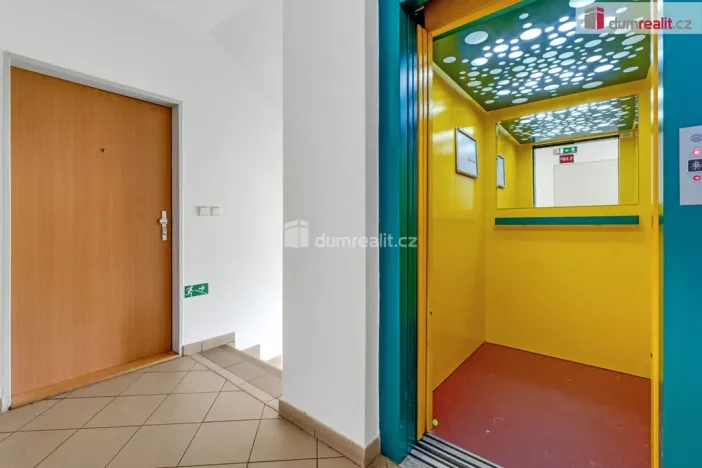 Prodej bytu 2+kk, Praha - Horní Měcholupy, Padovská, 65 m2