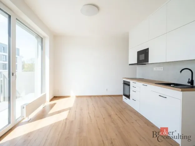 Pronájem bytu 1+kk, Plzeň - Bolevec, Krašovská, 36 m2