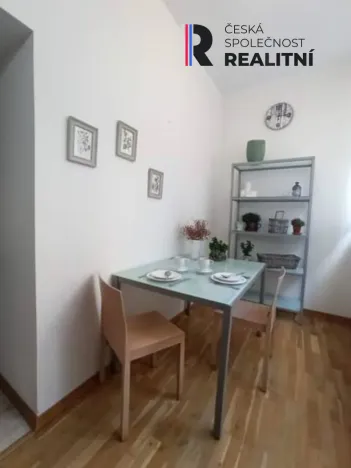 Pronájem bytu 3+1, Karlovy Vary, Kolmá, 81 m2