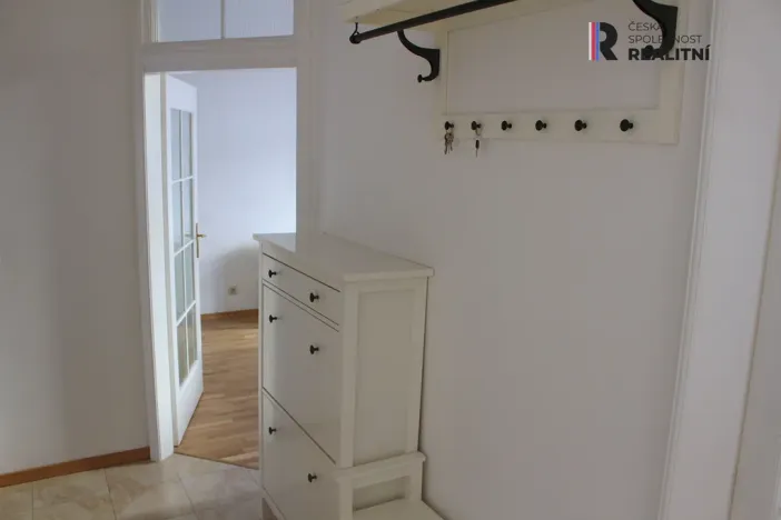 Pronájem bytu 3+1, Karlovy Vary, Kolmá, 81 m2