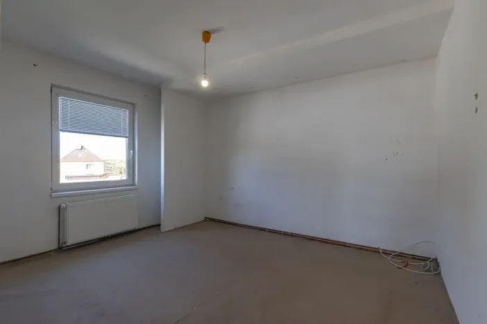 Dražba bytu 4+1, Radonice, Zápská, 108 m2