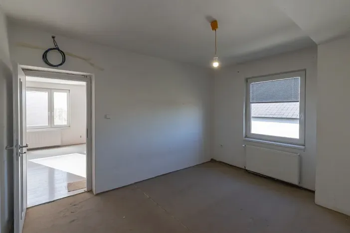 Dražba bytu 4+1, Radonice, Zápská, 108 m2