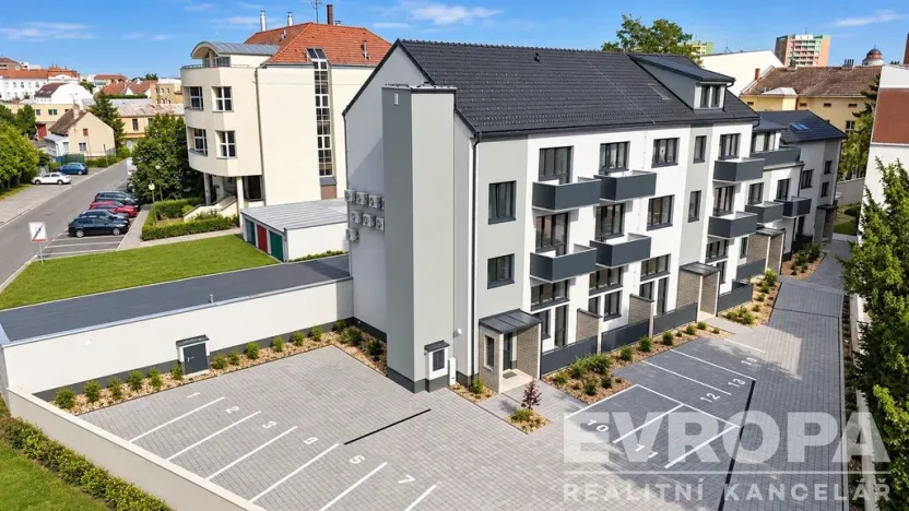 Pronájem bytu 1+kk, Břeclav, Za Bankou, 32 m2