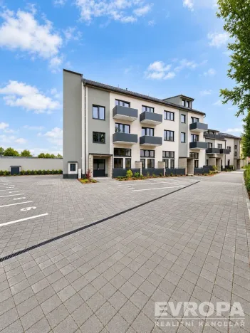 Pronájem bytu 1+kk, Břeclav, Za Bankou, 32 m2