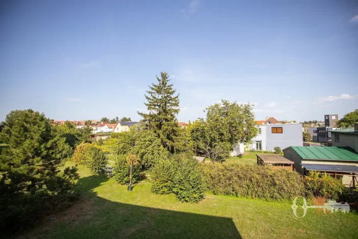 Prodej bytu 2+kk, Praha - Štěrboholy, Andersenova, 65 m2