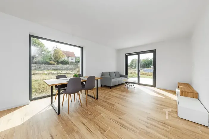 Prodej rodinného domu, Černovice, 200 m2