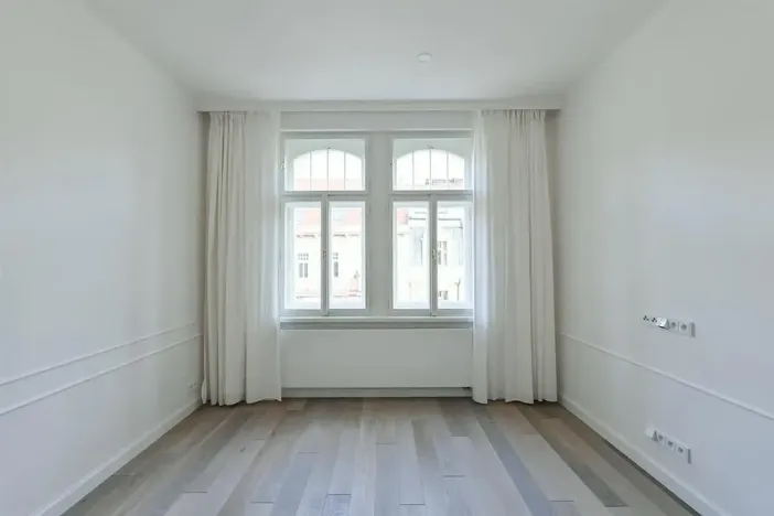 Pronájem bytu 2+kk, Praha - Vinohrady, náměstí Jiřího z Poděbrad, 56 m2