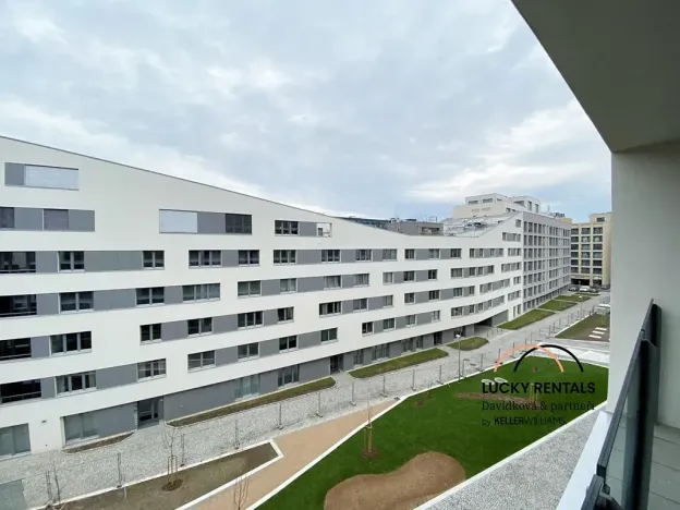 Pronájem bytu 2+kk, Praha - Karlín, U Mlýnského kanálu, 56 m2