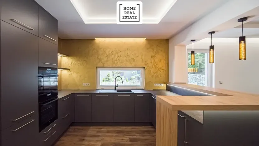 Prodej bytu 4+kk, Karlovy Vary, Šumavská, 171 m2
