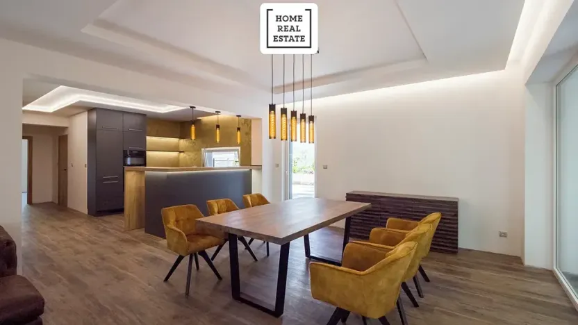 Prodej bytu 4+kk, Karlovy Vary, Šumavská, 171 m2