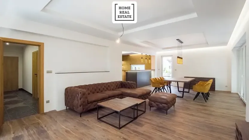Prodej bytu 4+kk, Karlovy Vary, Šumavská, 171 m2