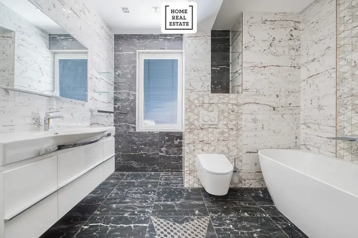 Prodej bytu 4+kk, Karlovy Vary, Šumavská, 171 m2