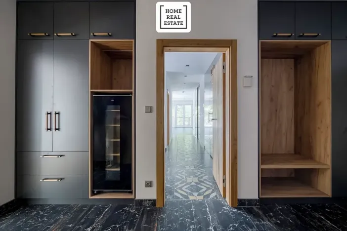 Prodej bytu 4+kk, Karlovy Vary, Šumavská, 171 m2