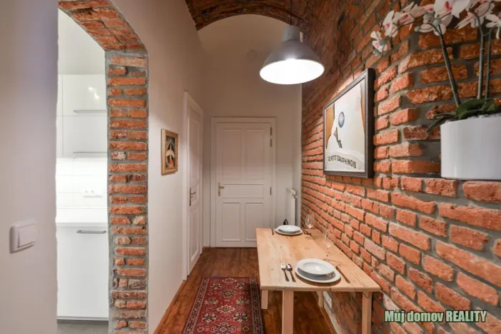 Pronájem bytu 1+kk, Praha - Nové Město, Hálkova, 33 m2