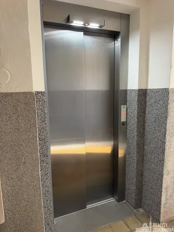 Pronájem bytu 1+1, Praha - Vinohrady, Řipská, 40 m2