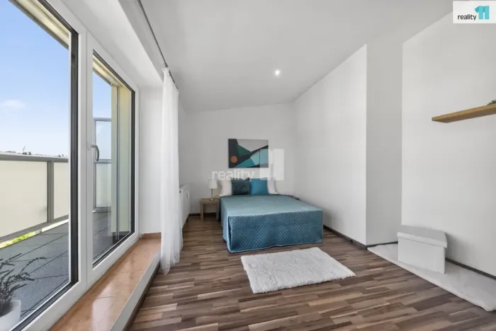 Pronájem bytu 2+kk, Jesenice, Sluneční, 58 m2