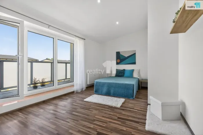 Pronájem bytu 2+kk, Jesenice, Sluneční, 58 m2