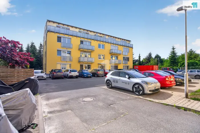 Pronájem bytu 2+kk, Jesenice, Sluneční, 58 m2