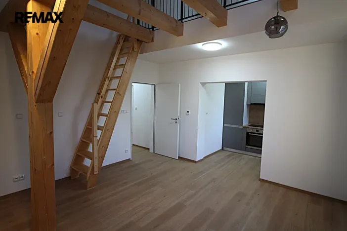 Pronájem bytu 2+kk, Chrastava, náměstí 1. máje, 71 m2
