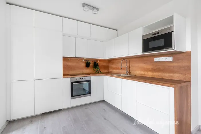 Pronájem bytu 3+kk, Praha - Střížkov, Šluknovská, 68 m2