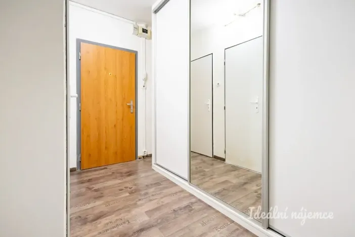 Pronájem bytu 1+kk, Praha - Prosek, Vysočanská, 36 m2