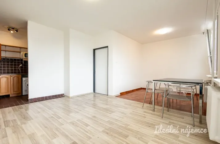 Pronájem bytu 1+kk, Praha - Prosek, Vysočanská, 36 m2