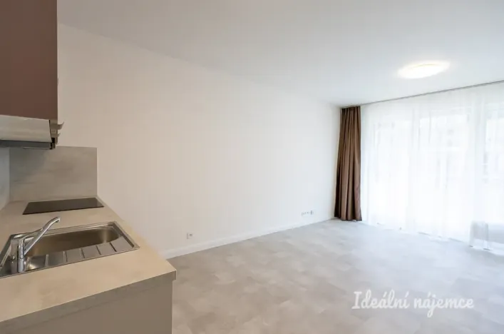 Pronájem bytu 1+kk, Praha - Vysočany, Gerstelova, 35 m2