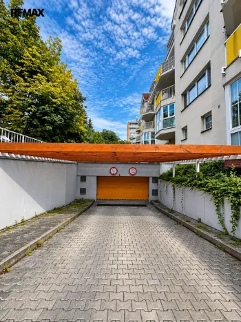 Prodej garážového stání, Praha - Libuš, V rohu, 12 m2