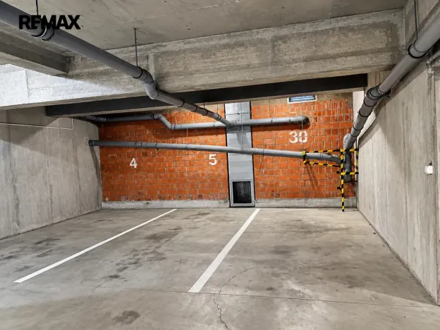 Prodej garážového stání, Praha - Libuš, V rohu, 12 m2