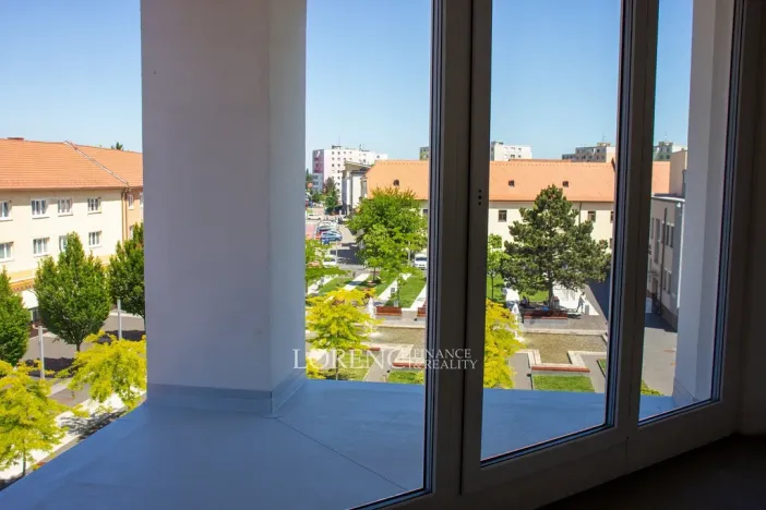 Pronájem bytu 2+kk, Veselí nad Moravou, náměstí Míru, 44 m2