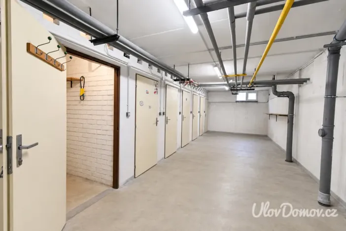 Prodej bytu 4+1, Praha - Lhotka, Toušeňská, 77 m2