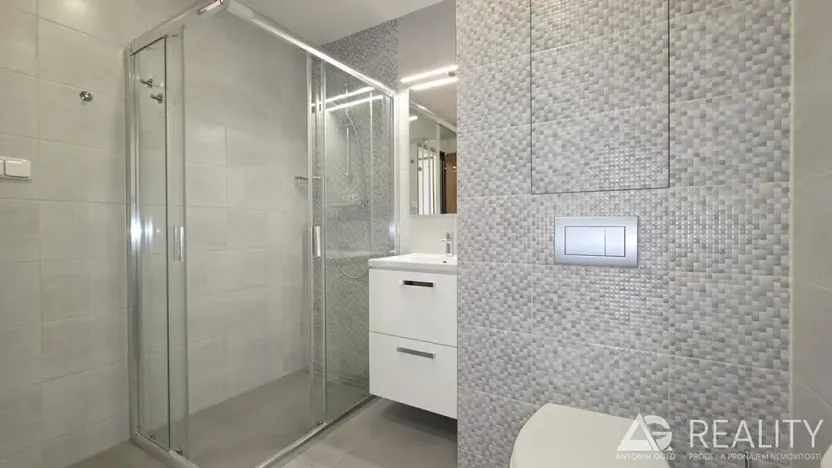 Pronájem bytu 3+1, Praha - Dejvice, Krohova, 76 m2