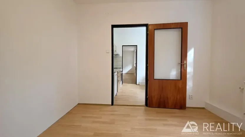 Pronájem bytu 3+1, Praha - Dejvice, Krohova, 76 m2