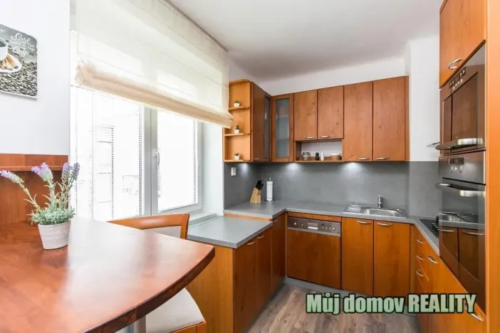 Pronájem bytu 2+1, Praha - Vokovice, Kladenská, 61 m2