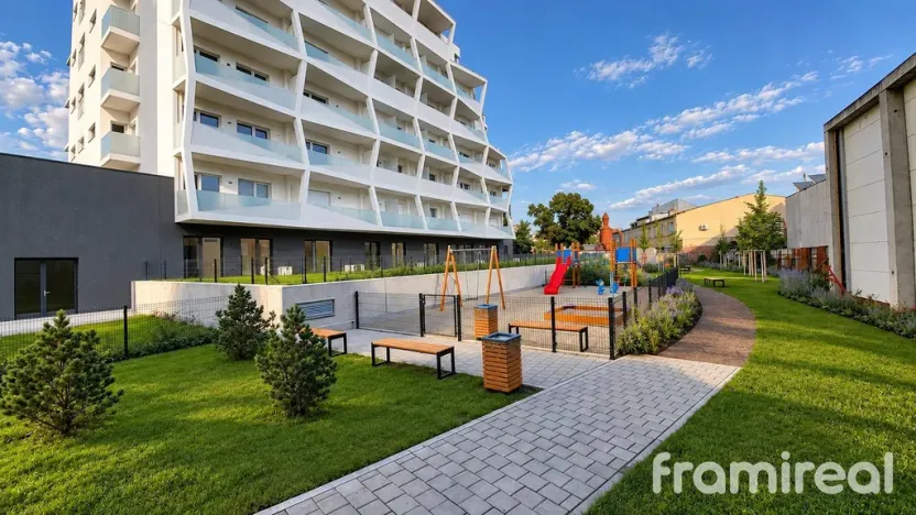 Pronájem bytu 1+kk, Brno, Komárovská, 38 m2