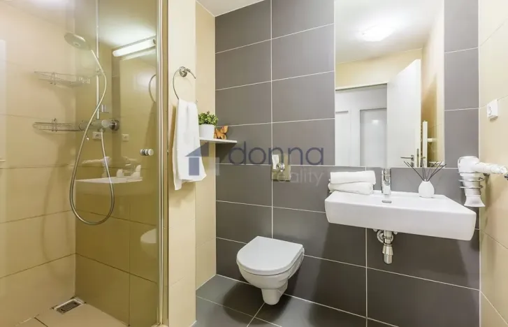 Pronájem bytu 1+kk, Praha, Švédská, 43 m2