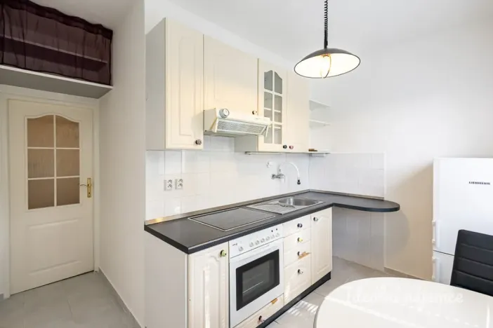 Pronájem bytu 2+1, Praha - Břevnov, Nad alejí, 52 m2