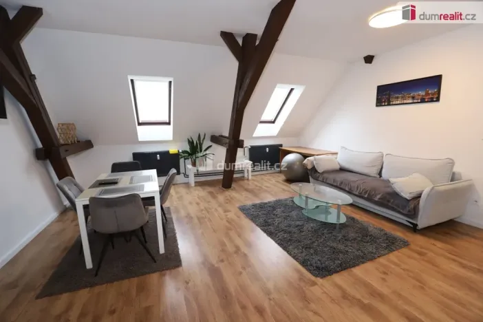 Prodej bytu 3+1, Cheb, Svatopluka Čecha, 87 m2