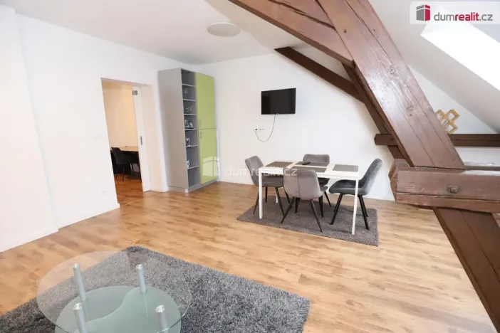 Prodej bytu 3+1, Cheb, Svatopluka Čecha, 87 m2